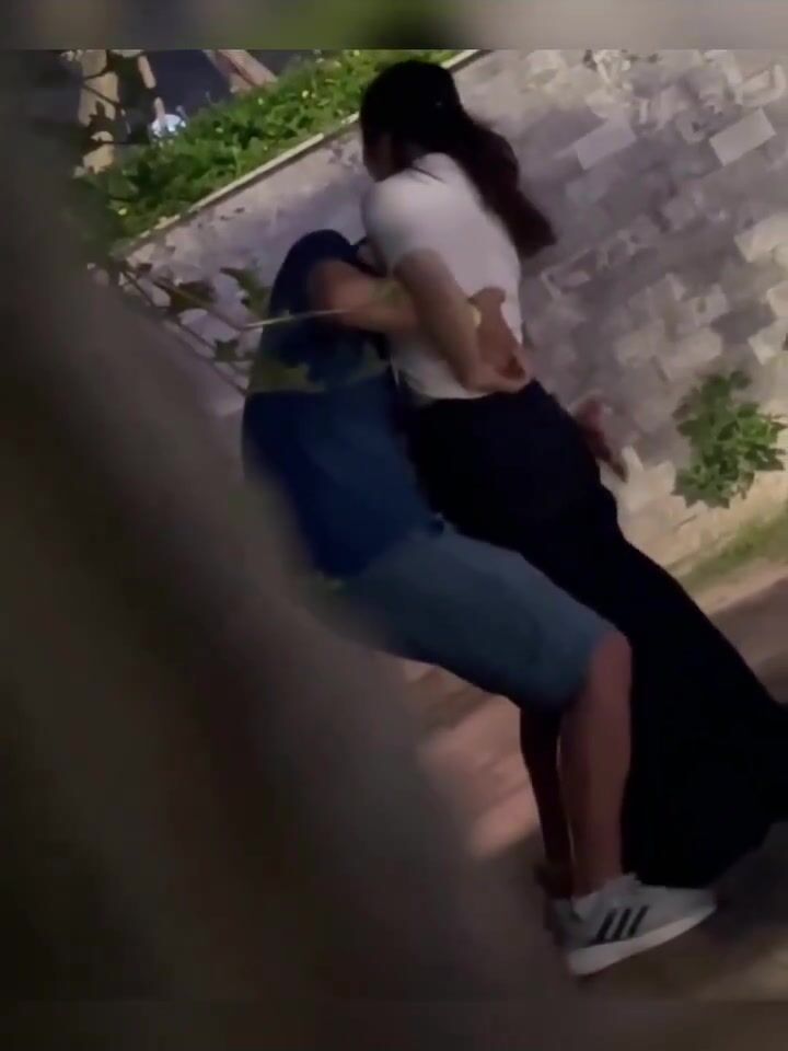 Trốn chồng cho thằng bố bú vú tí cho nó đỡ nhớ.